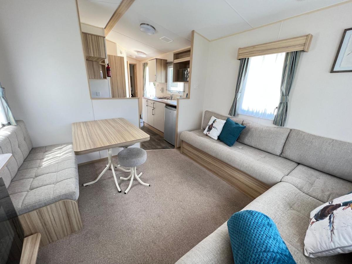Mallard Corner, Cosy Cotswold Lakeview Lodge South Cerney Exterior foto