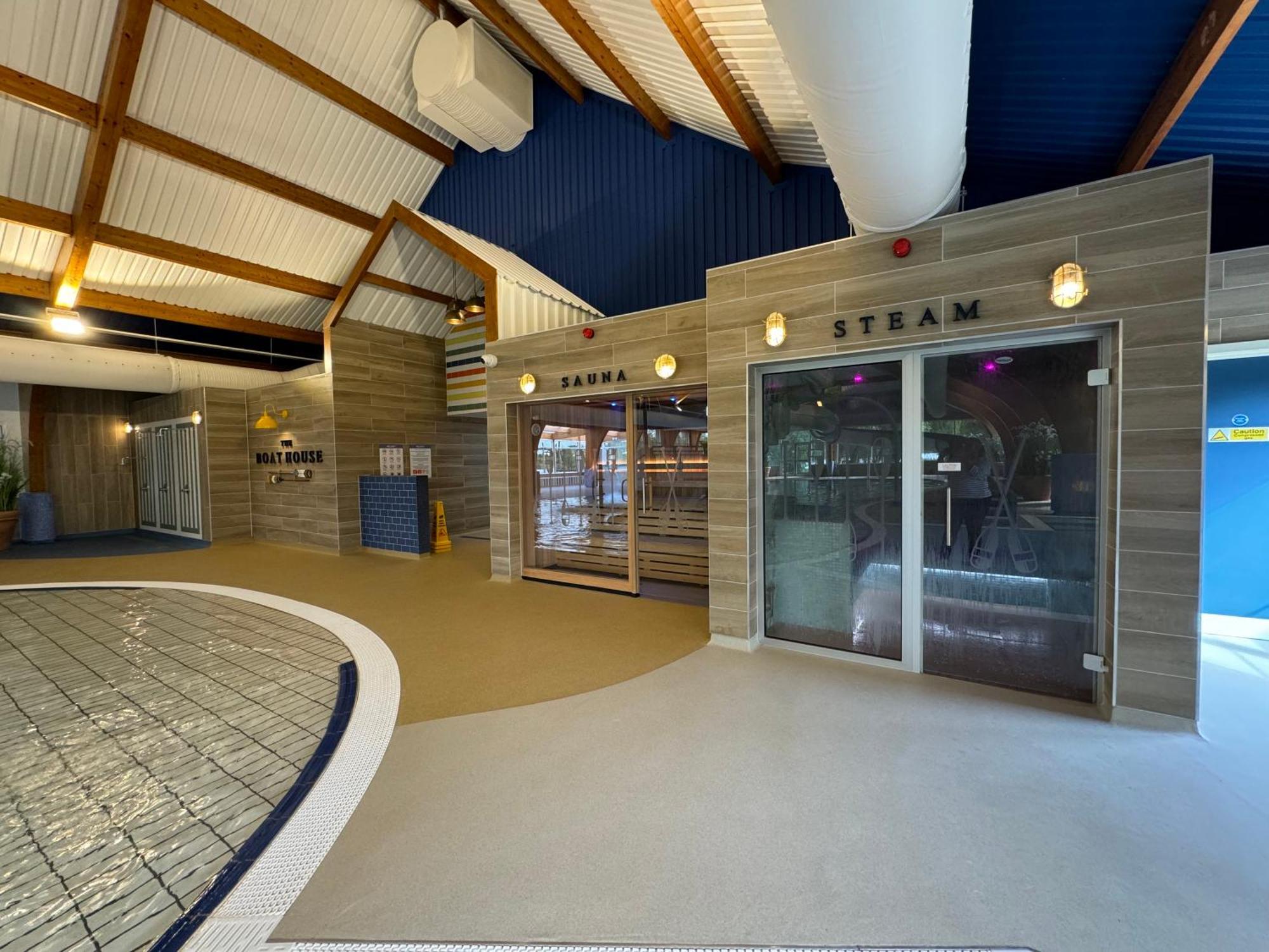 Mallard Corner, Cosy Cotswold Lakeview Lodge South Cerney Exterior foto